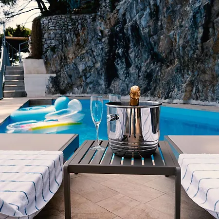 Eris Private Sea Access Pool E Villa *