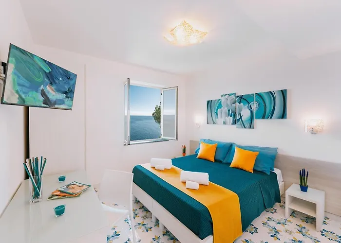 Eris Private Sea Access Pool E Villa